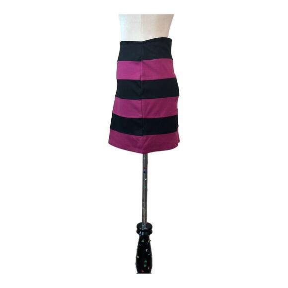 Basic House black pink stripes pull on mini skirt size Small - Picture 9 of 9